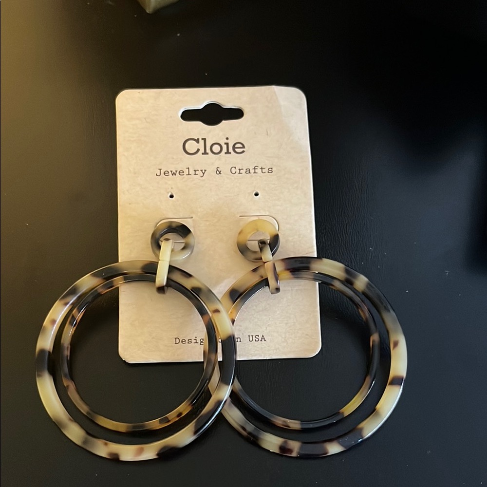 Cloie Tortoise Shell Hoop Earrings